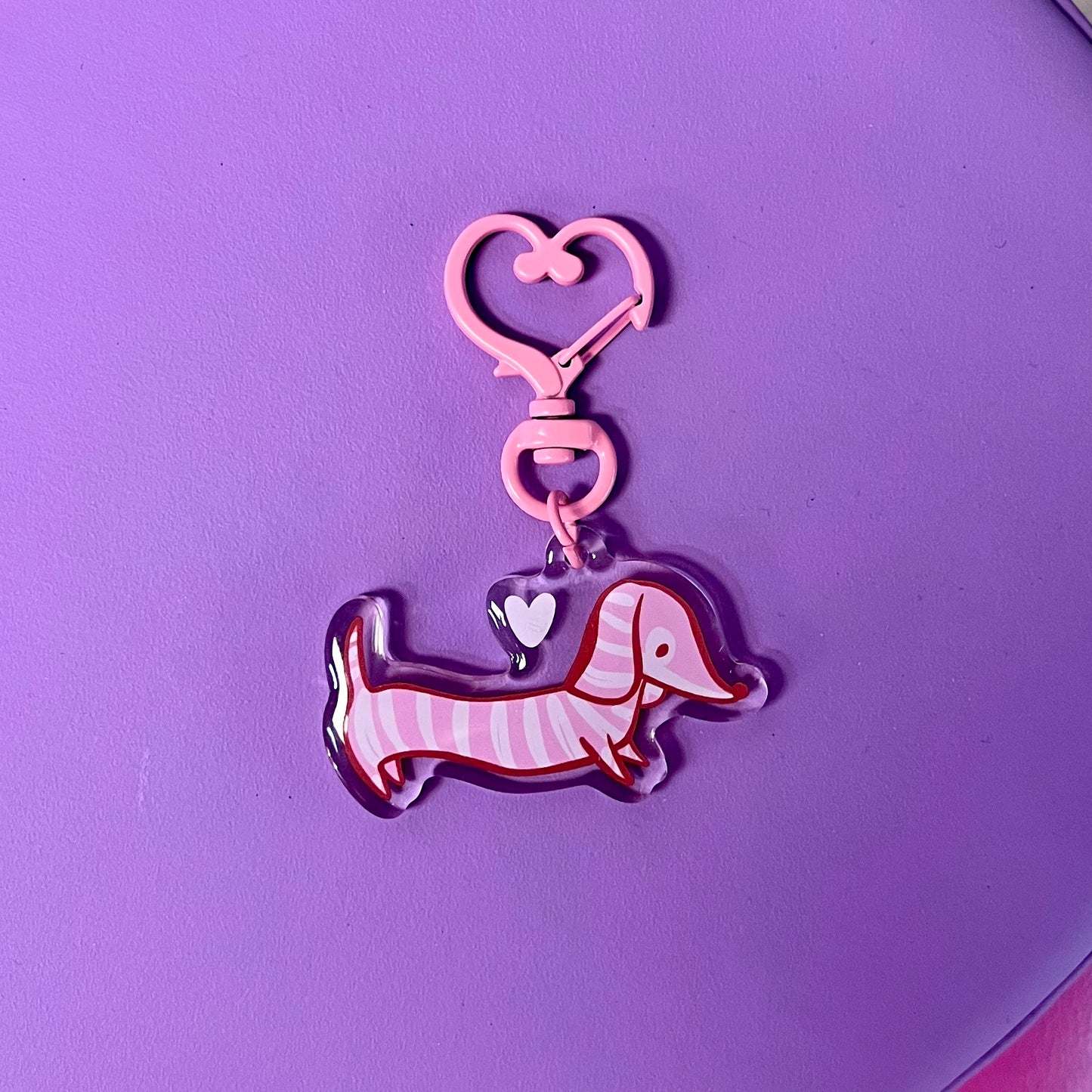 Porte-clé teckel rayures