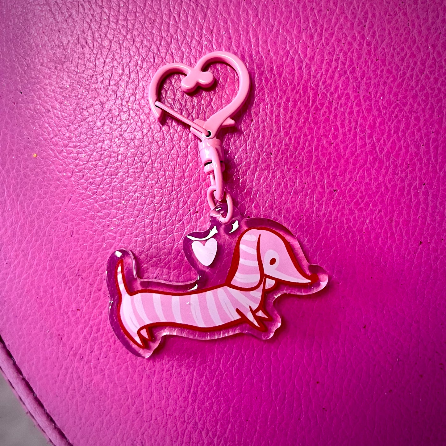 Porte-clé teckel rayures